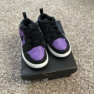 Jordan Kids Sneakers in Black and Purple